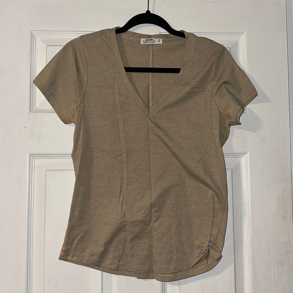 Women’s XS Shirt.